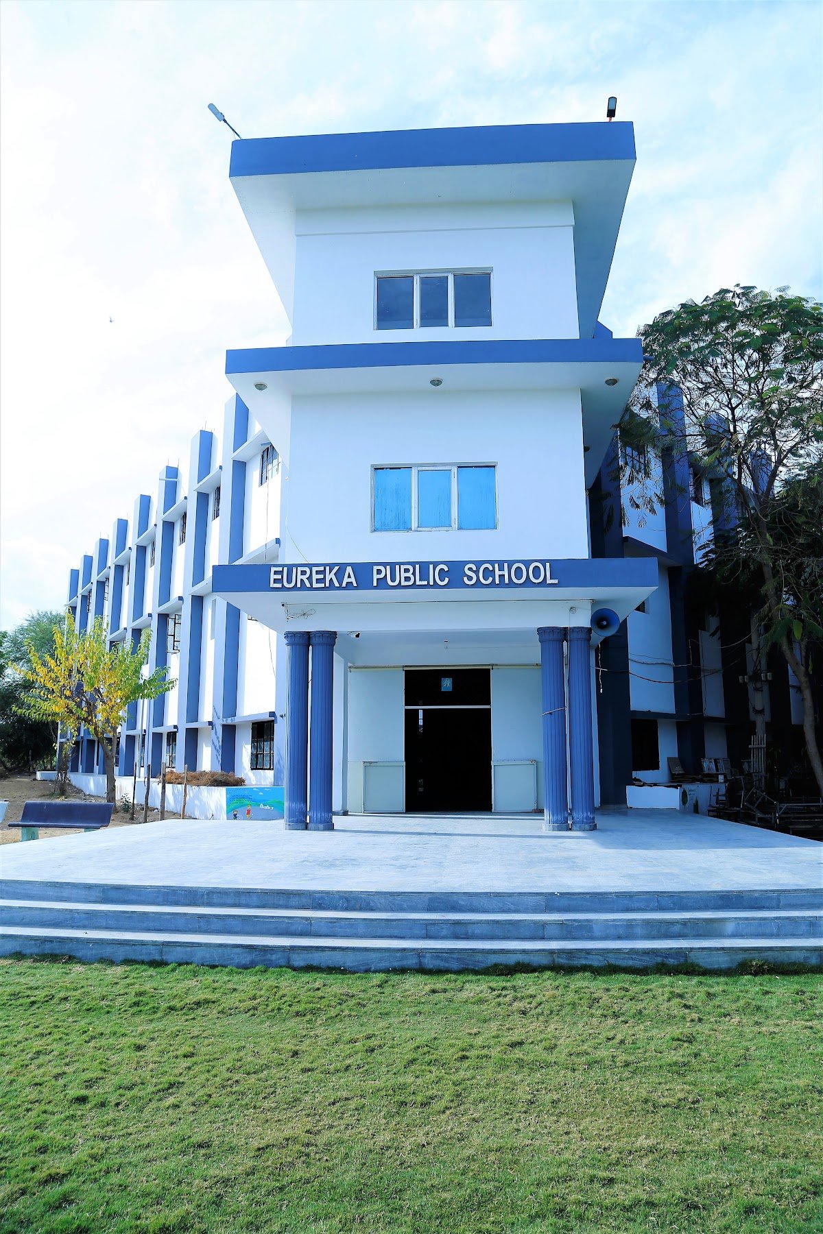 Eureka Public School