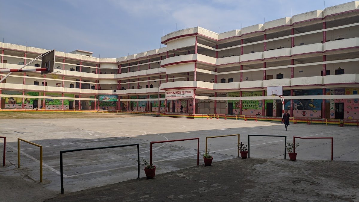 Manish Papneja Memial Public School
