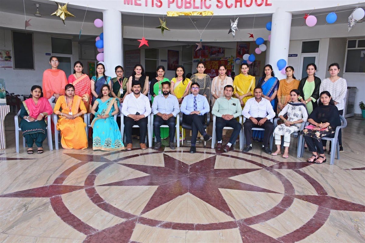 Metis Public School
