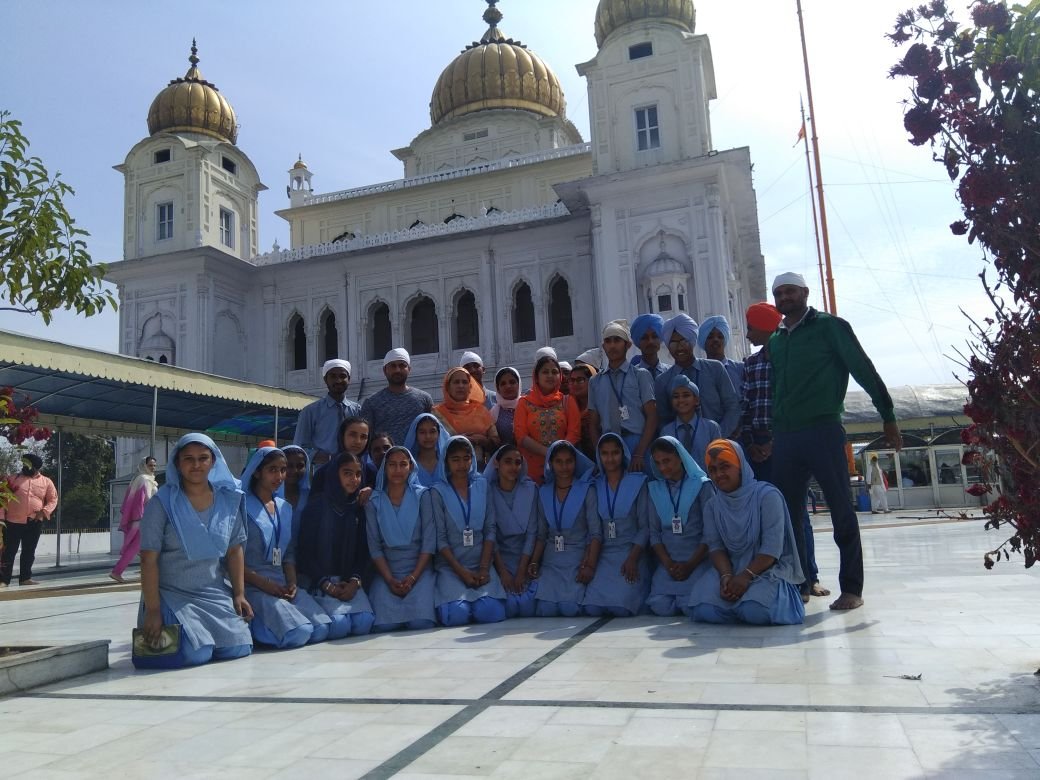 Guru Nanak Public High School